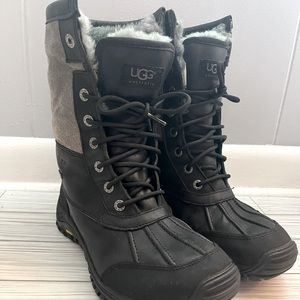 UGG WOMEN'S BLACK ADIRONDACK II WINTER BOOTS - ROUND TOE